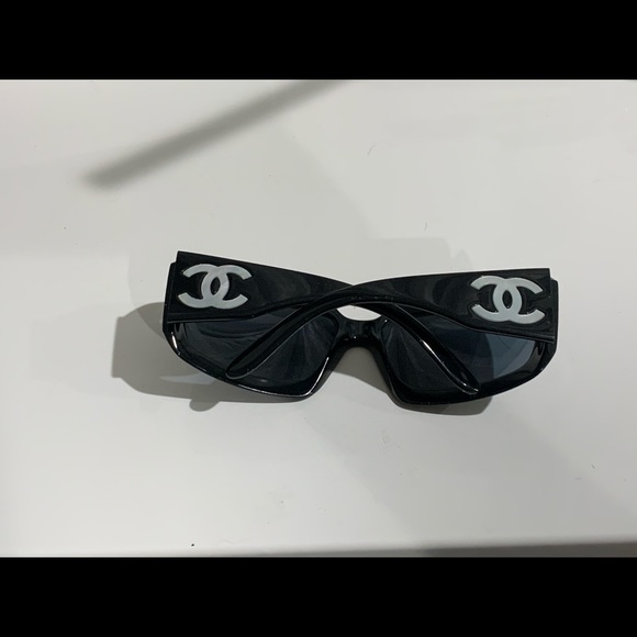 Sunglasses - Picture 1 of 6